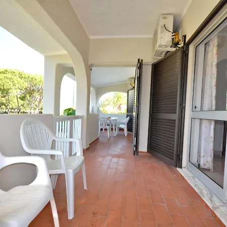 Cozy Holiday In With Private Swimming Pool 度假居