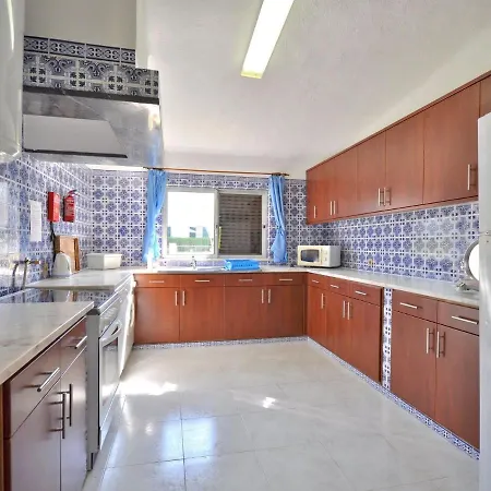 Cozy Holiday In With Private Swimming Pool 度假居